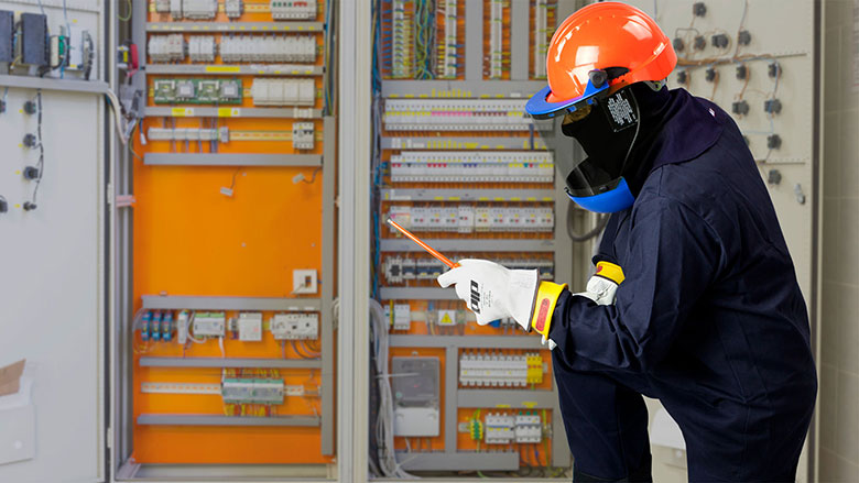 How to choose and maintain the best arc flash clothing for the job