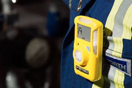 ALTAIR 4X yellow mining multigas detector on worker.