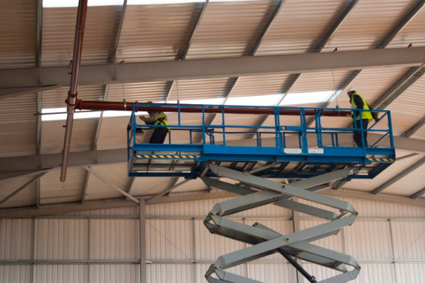 Do Workers Need Fall Protection on Scissor Lifts?