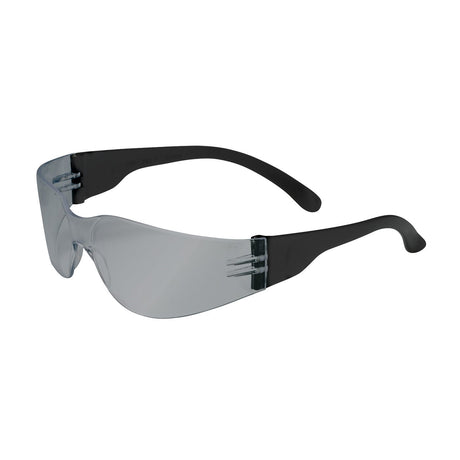 The PIP Zenon Z12 Anti-Scratch Safety Glasses, available in a box of 12, feature a rimless design with clear lenses and sleek black arms for effective eye protection. Their streamlined build includes wraparound lenses that offer complete peripheral coverage and an anti-scratch coating that ensures clarity in any environment.