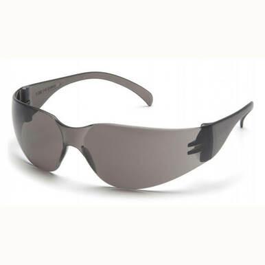 A stylish set of sleek, wraparound sunglasses with a glossy gray finish and large lenses. The minimal frame offers a sporty look, making it an ideal addition to your Pyramex SL Full Brim Gray New Hire Kit NHFBG. The gently curving temples ensure a comfortable fit.